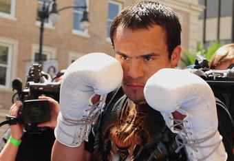 HOLLYWOOD, CA - SEPTEMBER 14:  Juan Manuel Marquez trains in front of the Kodak Theatre on Hollywood Boulevard September 14, 2009 in Hollywood, California. Marquez will face Floyd Mayweather Jr. at the MGM Grand Garden Arena on September 16, 2009 in Las Vegas. (Photo by Jacob de Golish/Getty Images)