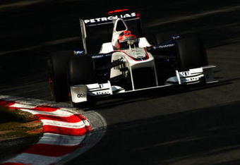 MONZA, ITALY - SEPTEMBER 12:  Robert Kubica of Poland and BMW Sauber drives during qualifying for the Italian Formula One Grand Prix at the Autodromo Nazionale di Monza on September 12, 2009 in Monza, Italy.  (Photo by Clive Rose/Getty Images)