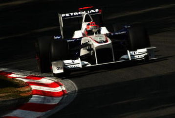 MONZA, ITALY - SEPTEMBER 12:  Robert Kubica of Poland and BMW Sauber drives during qualifying for the Italian Formula One Grand Prix at the Autodromo Nazionale di Monza on September 12, 2009 in Monza, Italy.  (Photo by Clive Rose/Getty Images)