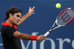 NEW YORK - SEPTEMBER 14: Roger Federer of Switzerland returns a shot against Juan Martin Del Potro of Argentina during the Men's Singles final on day fifteen of the 2009 U.S. Open at the USTA Billie Jean King National Tennis Center on September 14, 2009 in the Flushing neighborhood of the Queens borough of New York City.  (Photo by Jim McIsaac/Getty Images)