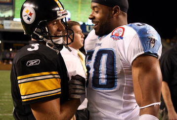 PITTSBURGH - SEPTEMBER 11: Jeff Reed #3 of the Pittsburgh Steelers is congratulated by David Thornton #50 of the Tennessee Titans after Reed scored the game winning field goal in overtime on September 11, 2009 at Heinz Field in Pittsburgh, Pennsylvania. The Steelers defeated the Titans 13-10 in overtime.  (Photo by Elsa/Getty Images)