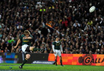 HAMILTON, NEW ZEALAND - SEPTEMBER 12:  Frans Steyn of South Africa kicks a 60 metre penalty during the Tri Nations Test between the New Zealand All Blacks and South African Springboks at Waikato Stadium on September 12, 2009 in Hamilton, New Zealand. on September 12, 2009 in Hamilton, New Zealand.  (Photo by Ross Land/Getty Images)