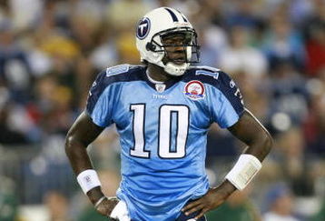 NASHVILLE, TN - SEPTEMBER 3: Vince Young #10 of the Tennessee Titans looks on against the Green Bay Packers during a preseason NFL game at LP Field on September 3, 2009 in Nashville, Tennessee. The Titans beat the Packers 27-13. (Photo by Joe Murphy/Getty Images) 