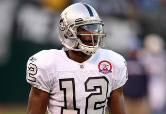 OAKLAND, CA - SEPTEMBER 14:  Darrius Heyward-Bey #12 of the Oakland Raiders warms up before their game against the San Diego Chargers on September 14, 2009 at the Oakland-Alameda County Coliseum in Oakland, California.  (Photo by Ezra Shaw/Getty Images)
