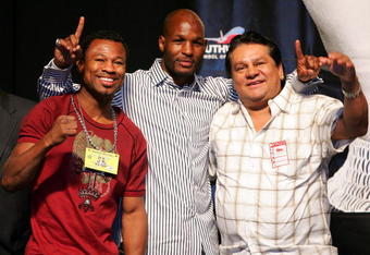 LAS VEGAS - MAY 04:  (L-R) Boxers Shane Mosley, Bernard Hopkins and Roberto Duran pose at the weigh-in for the Floyd Mayweather Jr. and Oscar De La Hoya fight at the MGM Grand Garden Arena May 4, 2007 in Las Vegas, Nevada. Mayweather Jr. will fight De La Hoya for the WBC super welterweight championship at the MGM on May 5, 2007.  (Photo by Al Bello/Getty Images)