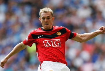 LONDON, ENGLAND - AUGUST 09:  Darren Fletcher of Manchester United in action during the FA Community Shield match between Manchester United and Chelsea at Wembley Stadium on August 9, 2009 in London, England.  (Photo by Paul Gilham/Getty Images)