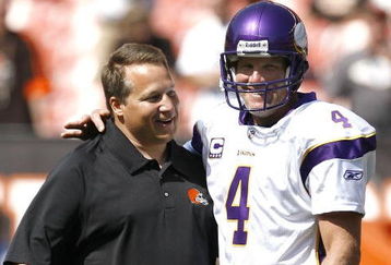 CLEVELAND - SEPTEMBER 13:  Brett Farve #4 of the Minnesota Vikings hugs Eric Mangini head coach of the Cleveland Browns prior to their game against the Cleveland Browns at Cleveland Browns Stadium on September 13, 2009 in Cleveland, Ohio.  (Photo by Matt Sullivan/Getty Images)