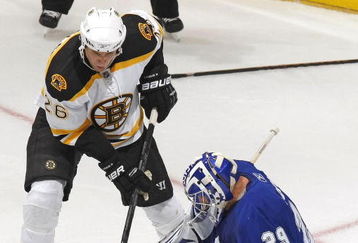 TORONTO - SEPTEMBER 16:  Joey MacDonald #29 of the Toronto Maple Leafs makes a save on a shot by Blake Wheeler #26 of the Boston Bruins during their NHL game at the Air Canada Centre September 16, 2009 in Toronto, Ontario.(Photo By Dave Sandford/Getty Images)
