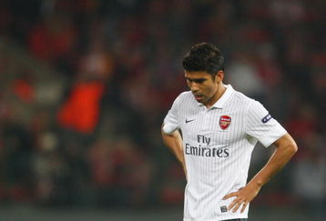 LIEGE, BELGIUM - SEPTEMBER 16:  Eduardo of Arsenal looks on during the UEFA Champions League Group H match between Standard Liege and Arsenal at the Sclessin Stadium on September 16, 2009 in Liege, Belgium.  (Photo by Jamie McDonald/Getty Images)