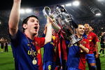 ROME - MAY 27:  Lionel Messi of Barcelona lifts the trophy as he and his team mates celebrates winning the UEFA Champions League Final match between Barcelona and Manchester United at the Stadio Olimpico on May 27, 2009 in Rome, Italy. Barcelona won 2-0.  (Photo by Laurence Griffiths/Getty Images)