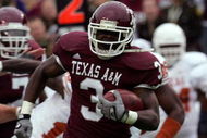 COLLEGE STATION, TX - NOVEMBER 23: Running back Mike Goodson #3 of the Texas A&M Aggies runs for a touchdown against the Texas Longhorns in the first quarter at Kyle Field on November 23, 2007 in College Station, Texas. (Photo by Ronald Martinez/Getty Images)