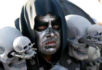 OAKLAND, CA - SEPTEMBER 14:  Oakland Raiders fans dress up for the Raiders game against the San Diego Chargers on September 14, 2009 at the Oakland-Alameda County Coliseum in Oakland, California.  (Photo by Ezra Shaw/Getty Images)