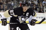PITTSBURGH, PA - SEPTEMBER 15:  Sidney Crosby #87 of the Pittsburgh Penguins prepares for a face-off against the Columbus Blue Jackets at Mellon Arena on September 15, 2009 in Pittsburgh, Pennsylvania.  (Photo by Justin K. Aller/Getty Images)