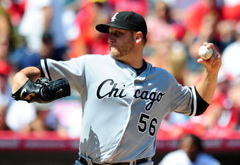 ANAHEIM, CA - SEPTEMBER 13: Mark Buehrle #56 of the Chicago White Sox pitches against the Los Angeles Angels of Aneheim at Angel Stadium on September 13, 2009 in Anaheim, California.  (Photo by Jacob de Golish/Getty Images)