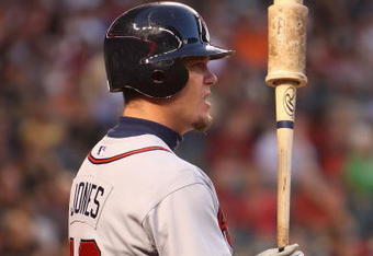 PHOENIX - MAY 28:  Chipper Jones #10 of the Atlanta Braves warms up on deck during the major league baseball game against the Arizona Diamondbacks at Chase Field on May 28, 2009 in Phoenix, Arizona. The Diamondbacks defeated the Braves 5-2  (Photo by Christian Petersen/Getty Images)