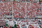 COLUMBUS, OH - SEPTEMBER 11:  Ohio State kicks the winning field goal against the Marshall Thundering Herd on September 11, 2004 at Ohio Stadium in Columbus, Ohio.  Ohio State defeated Marshall 24-21.   (Photo by David Maxwell/Getty Images)