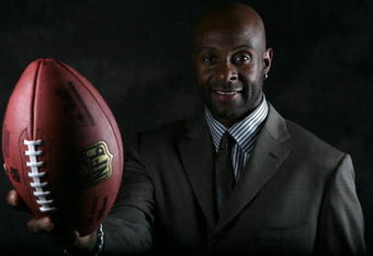 MENLO PARK, CA - OCTOBER 08:  Former NFL player Jerry Rice poses for a portrait at Sharon Heights Golf Club on September 8, 2007 in Menlo Park, California.  (Photo by Jed Jacobsohn/Getty Images)
