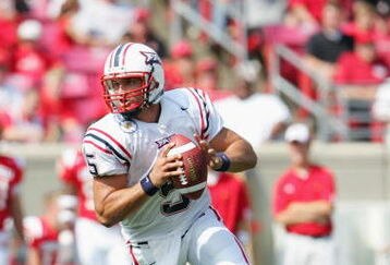 LOUISVILLE, KY - OCTOBER 1:  Quarterback Danny Embick #5 of the Florida Atlantic University Owls looks for an open receiver during the game against the University of Louisville Cardinals at Papa John's Stadium on October 1, 2005, in Louisville, Kentucky.  The Cardinals won 61-10.  (Photo by Andy Lyons/Getty Images)