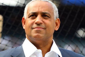 NEW YORK - MAY 08:  Executive Vice President of Baseball Operations & General Manager Omar Minaya of the New York Mets looks on before playing the Pittsburgh Pirates on May 8, 2009 at Citi Field in the Flushing neighborhood of the Queens borough of New York City.  (Photo by Jim McIsaac/Getty Images)