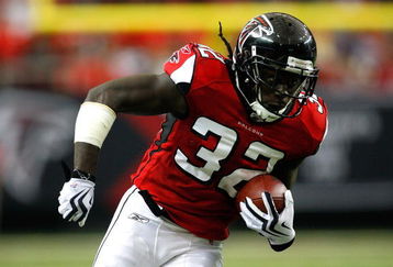 ATLANTA - SEPTEMBER 13:  Jerious Norwood #32 of the Atlanta Falcons against the Miami Dolphins at Georgia Dome on September 13, 2009 in Atlanta, Georgia.  (Photo by Kevin C. Cox/Getty Images)