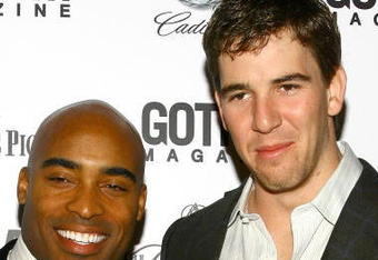 NEW YORK - JANUARY 30:  (L-R) New York Giants Tiki Barber and Eli Manning attend Gotham Magazine's Seventh Annual Gala at Capitale on January 30, 2007 in New York City.  (Photo by Scott Wintrow/Getty Images)