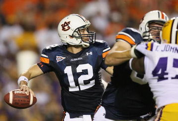 AUBURN, AL - SEPTEMBER 20: Quarterback Chris Todd #12 of the Auburn Tigers throws a pass while taking on the LSU Tigers at Jordan-Hare Stadium on September 20, 2008 in Auburn, Alabama. LSU defeated Auburn 26-21.  (Photo by Doug Benc/Getty Images)