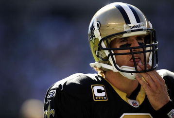 PHILADELPHIA - SEPTEMBER 20:  Drew Brees #9 of the New Orleans Saints stands during a timeout during a game against the Philadelphia Eagles at Lincoln Financial Field on September 20, 2009 in Philadelphia, Pennsylvania.  (Photo by Jeff Zelevansky/Getty Images)