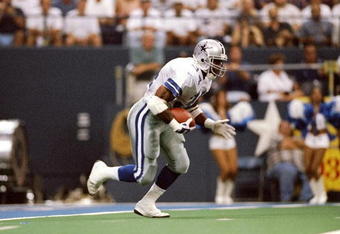 15 Sep 1997:  Running back Herschel Walker of the Dallas Cowboys moves the ball during a game against the Philadelphia Eagles at Texas Stadium in Irving, Texas.  The Cowboys won the game, 21-20. Mandatory Credit: Stephen Dunn  /Allsport