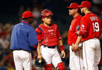 ARLINGTON, TX - SEPTEMBER 12:  (L-R) Manager Ron Washington, Ivan Rodriguez #7, Kevin Millwood #33 and Chris Davis #19 of the Texas Rangers on September 12, 2009 at the Ballpark in Arlington, Texas.  (Photo by Ronald Martinez/Getty Images)