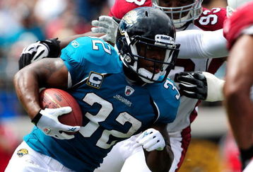 JACKSONVILLE, FL - SEPTEMBER 20:  Maurice Jones-Drew #32 of the Jacksonville Jaguars runs during the game against the Arizona Cardinals at Jacksonville Municipal Stadium on September 20, 2009 in Jacksonville, Florida.  (Photo by Sam Greenwood/Getty Images)