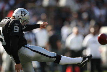 OAKLAND, CA - NOVEMBER 02: Shane Lechler #9 of the Oakland Raiders punts against the Atlanta Falcons during an NFL game on November 2, 2008 at the Oakland-Alameda County Coliseum in Oakland, California.  (Photo by Jed Jacobsohn/Getty Images)