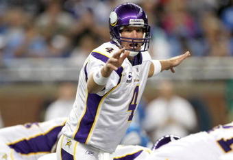 DETROIT - SEPTEMBER 20:  Quarterback Brett Favre #4 of the Minnesota Vikings calls signals against the Detroit Lions at Ford Field on September 20, 2009 in Detroit, Michigan.  (Photo by Stephen Dunn/Getty Images)