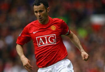 MANCHESTER, ENGLAND - MAY 16:  Ryan Giggs of Manchester United in action during the Barclays Premier League match between Manchester United and Arsenal at Old Trafford on May 16, 2009 in Manchester, England.  (Photo by Alex Livesey/Getty Images)