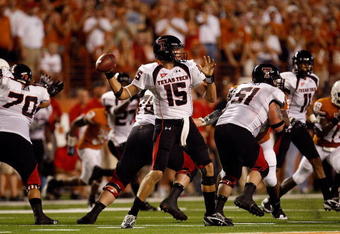 AUSTIN, TX - SEPTEMBER 19:  Quarterback Taylor Potts #15 of the Texas Tech Red Raiders drops back to pass against the Texas Longhorns at Darrell K Royal-Texas Memorial Stadium on September 19, 2009 in Austin, Texas.  (Photo by Ronald Martinez/Getty Images)