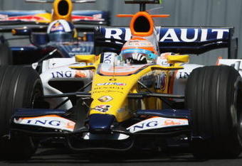 VALENCIA, SPAIN - AUGUST 24:  Nelson Piquet Jnr of Brazil and Renault and David Coulthard of Great Britain and Red Bull Racing in action during the European Formula One Grand Prix at the Valencia Street Circuit on August 24, 2008, in Valencia, Spain.  (Photo by Bryn Lennon/Getty Images)