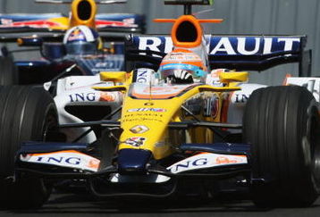 VALENCIA, SPAIN - AUGUST 24:  Nelson Piquet Jnr of Brazil and Renault and David Coulthard of Great Britain and Red Bull Racing in action during the European Formula One Grand Prix at the Valencia Street Circuit on August 24, 2008, in Valencia, Spain.  (Photo by Bryn Lennon/Getty Images)