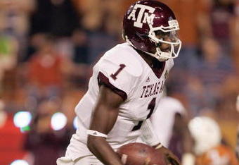 AUSTIN, TX - NOVEMBER 27: Quarterback  Jerrod Johnson #1 of the Texas A&M Aggies runs the ball against the Texas Longhorns on November 27, 2008 at Darrell K Royal-Texas Memorial Stadium in Austin, Texas.  Texas won 49-9. (Photo by Brian Bahr/Getty Images)
