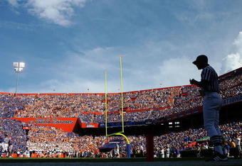 GAINESVILLE, FL - SEPTEMBER 15:  Field judge Mike Washington prepares for the next play as the Tennessee Volunteers take on the Florida Gators at Ben Hill Griffin Stadium on September 15, 2007 in Gainesville, Florida. Florida defeated Tennessee 59-20.  (Photo by Doug Benc/Getty Images)
