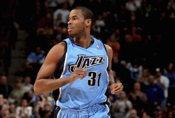 DENVER - JANUARY 17:  Jarron Collins #31 of the Utah Jazz heads up court against the Denver Nuggets at the Pepsi Center on January 17, 2008 in Denver, Colorado. The Nuggets defeated the Jazz 120-109.  NOTE TO USER: User expressly acknowledges and agrees that, by downloading and or using this photograph, user is consenting to the term and conditions of the Getty Images License Agreement.  (Photo by Doug Pensinger/Getty Images)