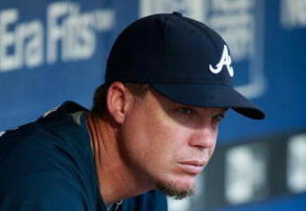 NEW YORK - AUGUST 20:  Chipper Jones #10 of the Atlanta Braves watches batting practice prior to the game against the New York Mets on August 20, 2009 at Citi Field in the Flushing neighborhood of the Queens borough of New York City.  (Photo by Jared Wickerham/Getty Images)