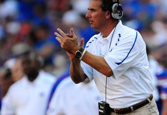 GAINESVILLE, FL - SEPTEMBER 19:  Head coach Urban Meyer of the Florida Gators applauds a touchdown during the game against the Tennessee Volunteers at Ben Hill Griffin Stadium on September 19, 2009 in Gainesville, Florida.  (Photo by Sam Greenwood/Getty Images)