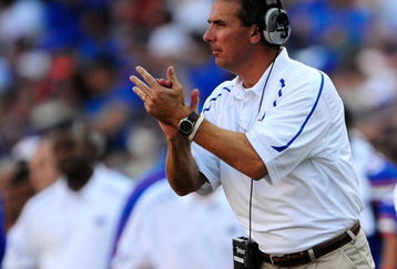 GAINESVILLE, FL - SEPTEMBER 19:  Head coach Urban Meyer of the Florida Gators applauds a touchdown during the game against the Tennessee Volunteers at Ben Hill Griffin Stadium on September 19, 2009 in Gainesville, Florida.  (Photo by Sam Greenwood/Getty Images)