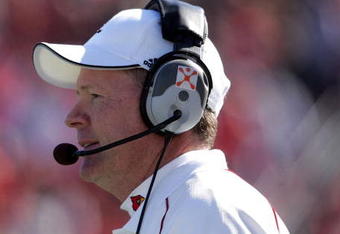 LOUISVILLE, KY - OCTOBER 14:   Bobby Petrino, the Head Coach of the Louisville Cardinals, is pictured during the game against the Cincinnati Bearcats on October 14, 2006 at Papa John's Cardinal Stadium in Louisville, Kentucky.  Louisville won 23-17.  (Photo by Andy Lyons/Getty Images)   