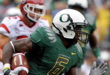 EUGENE, OR - SEPTEMBER 19: Walter Thurmond III #6 of the Oregon Ducks returns a punt for a touchdown in the first quarter of the game against the Utah Utes at Autzen Stadium on September 19, 2009 in Eugene, Oregon. Oregon won the game 31-24.  (Photo by Steve Dykes/Getty Images)