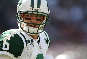 EAST RUTHERFORD, NJ - SEPTEMBER 20:  Mark Sanchez #6 of the New York Jets runs from the field against the New England Patriots at Giants Stadium on September 20, 2009 in East Rutherford, New Jersey.  (Photo by Nick Laham/Getty Images)
