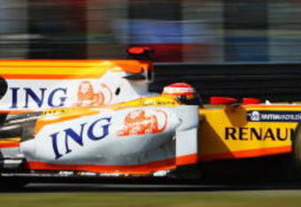 MONZA, ITALY - SEPTEMBER 13:  Fernando Alonso of Spain and Renault drives during the Italian Formula One Grand Prix at the Autodromo Nazionale di Monza on September 13, 2009 in Monza, Italy.  (Photo by Mark Thompson/Getty Images)