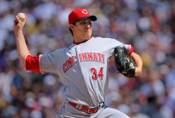 DENVER - SEPTEMBER 07:  Starting pitcher Homer Bailey #34 of the Cincinnati Reds delivers against the Colorado Rockies at Coors Field on September 7, 2009 in Denver, Colorado.  (Photo by Doug Pensinger/Getty Images)