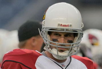 DENVER - SEPTEMBER 3: Matt Leinart #7 of the Arizona Cardinals looks on during the NFL preseason game at Invesco Field at Mile High on September 3, 2009 in Denver, Colorado.  (Photo by Doug Pensinger/Getty Images)