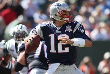 EAST RUTHERFORD, NJ - SEPTEMBER 20:  Tom Brady #12 of the New England Patriots throws a pass against the New York Jets at Giants Stadium on September 20, 2009 in East Rutherford, New Jersey.  (Photo by Nick Laham/Getty Images)