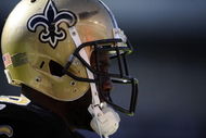 PHILADELPHIA - SEPTEMBER 20:  Reggie Bush #25 of the New Orleans Saints stands during a timeout in a game against the Philadelphia Eagles at Lincoln Financial Field on September 20, 2009 in Philadelphia, Pennsylvania.  (Photo by Jeff Zelevansky/Getty Images)